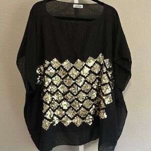 Jovie black and gold sequins poncho OS